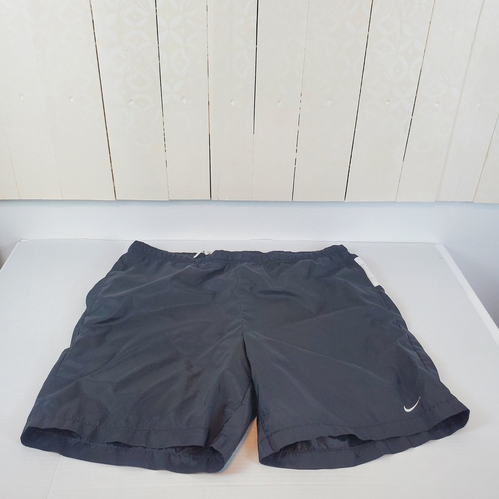 Nike Mens Vintage Y2K Athletic Shorts Black White Mesh Lined XL